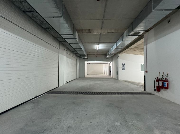 Second Floor Warehouse To Let