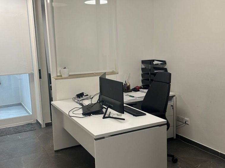 Naxxar Modern Office To Let