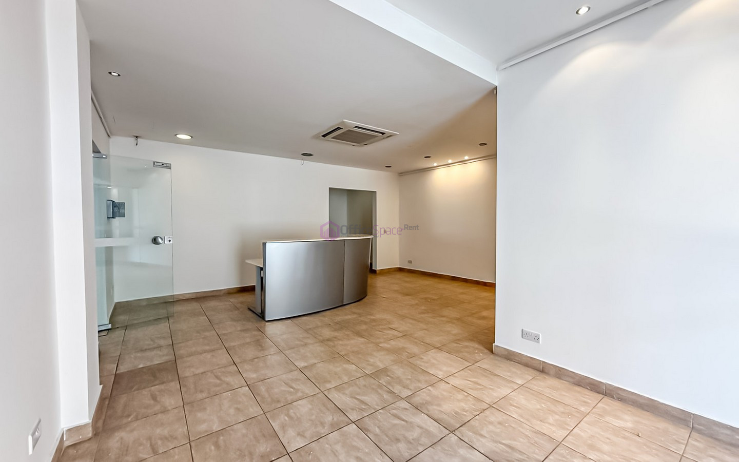 Corner Office in Hal Balzan