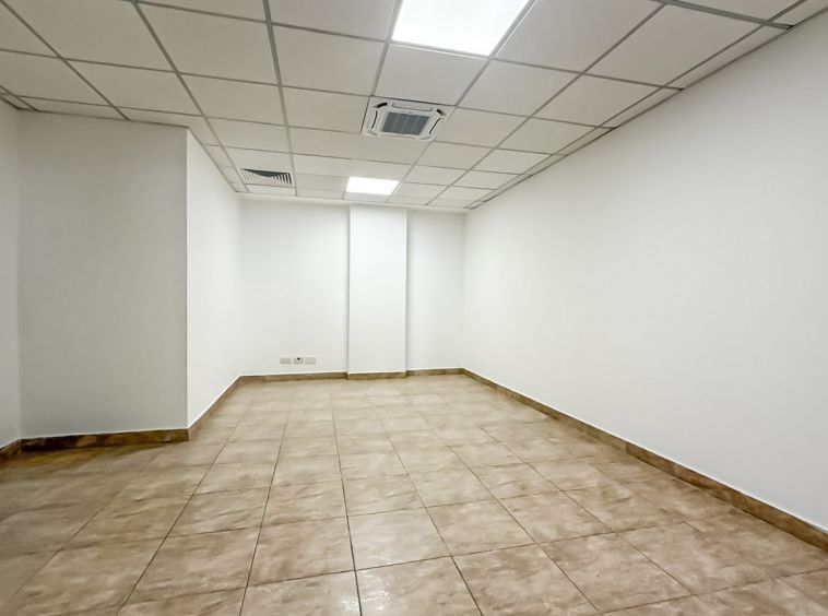 Corner Office in Hal Balzan