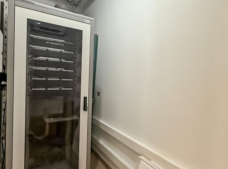 Corner Office in Hal Balzan