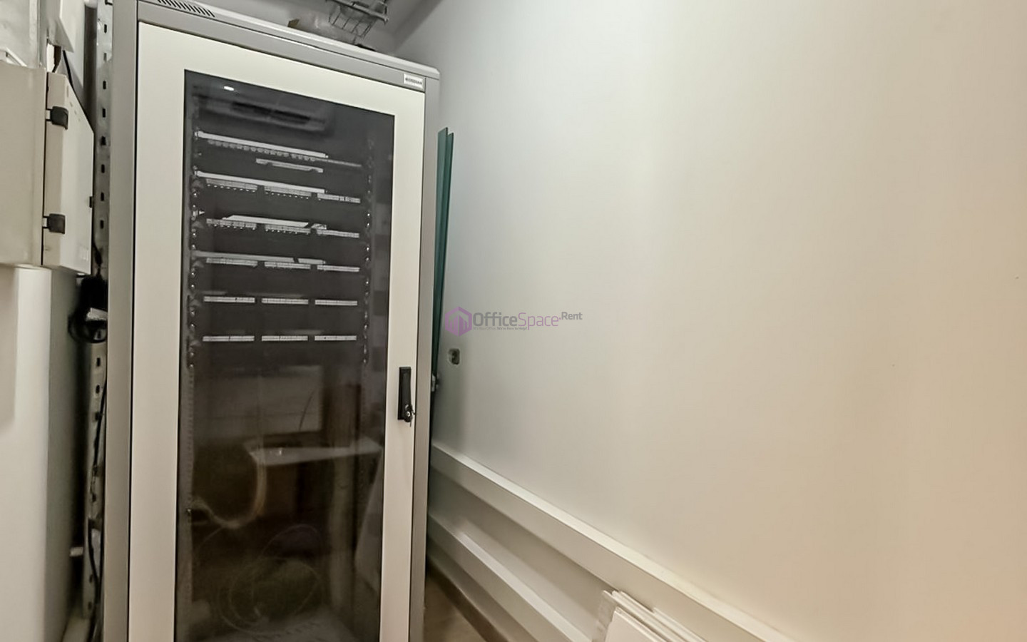 Corner Office in Hal Balzan