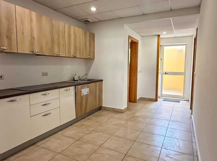 Corner Office in Hal Balzan