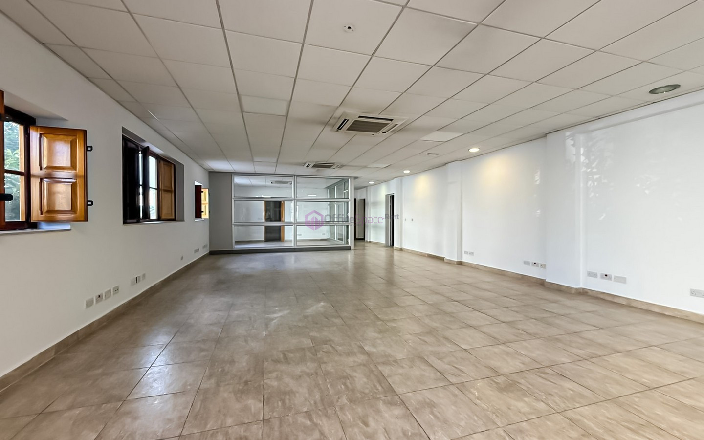 Corner Office in Hal Balzan