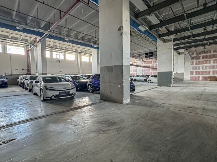 Large Commercial Site For Rent