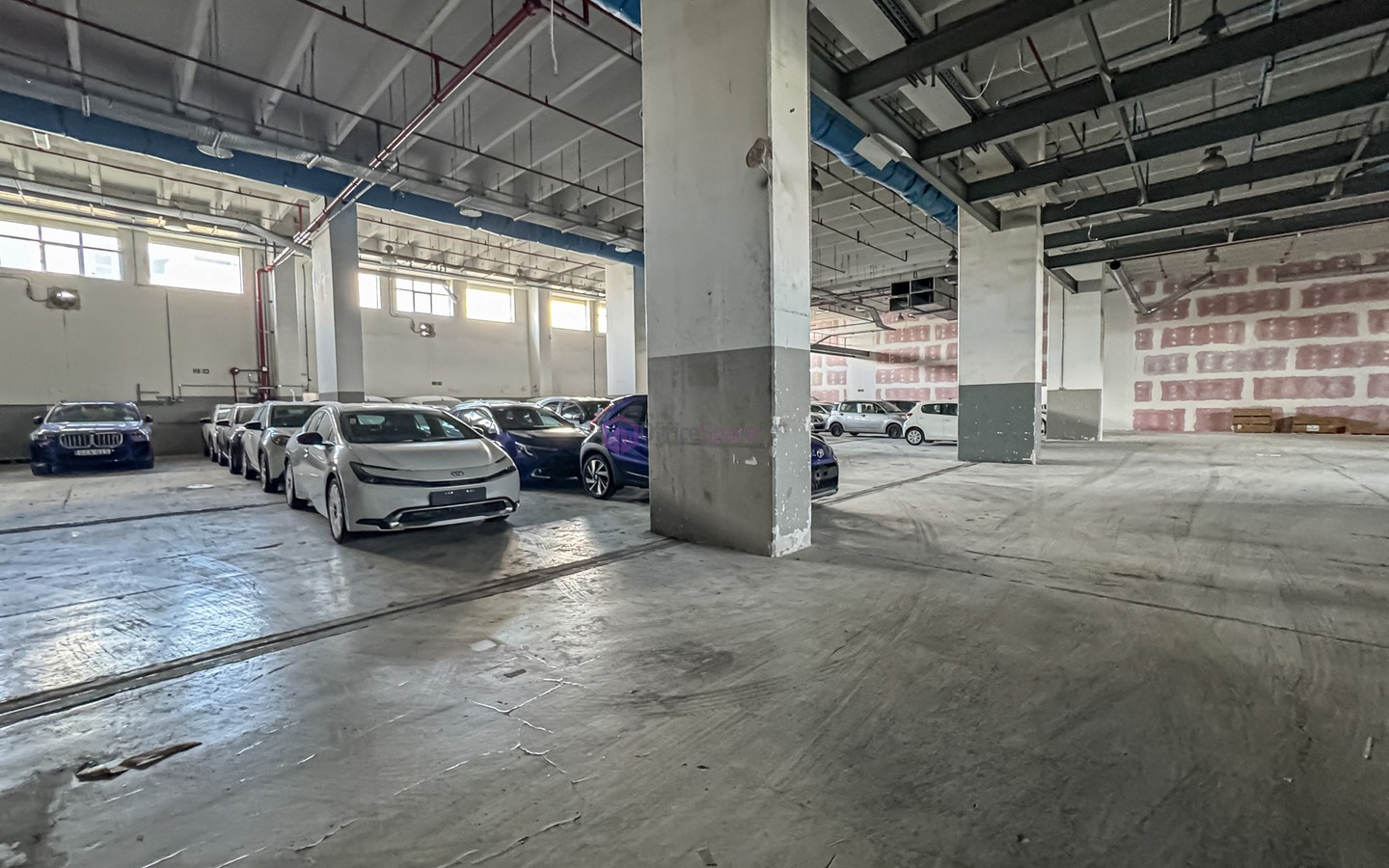 Large Commercial Site For Rent
