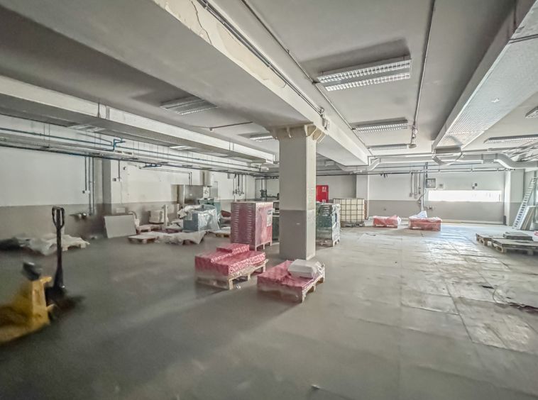 Large Commercial Site For Rent
