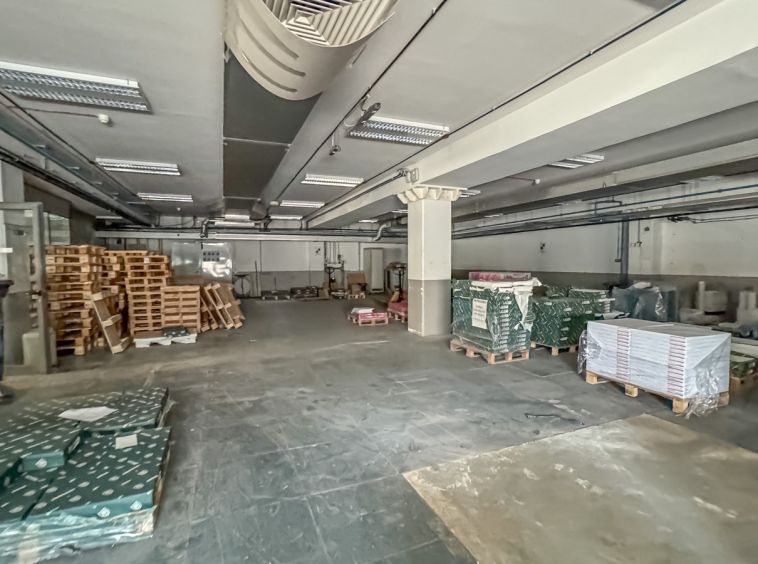 Large Commercial Site For Rent