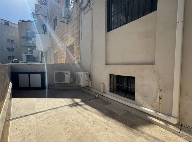 75sqm Ta Xbiex Office
