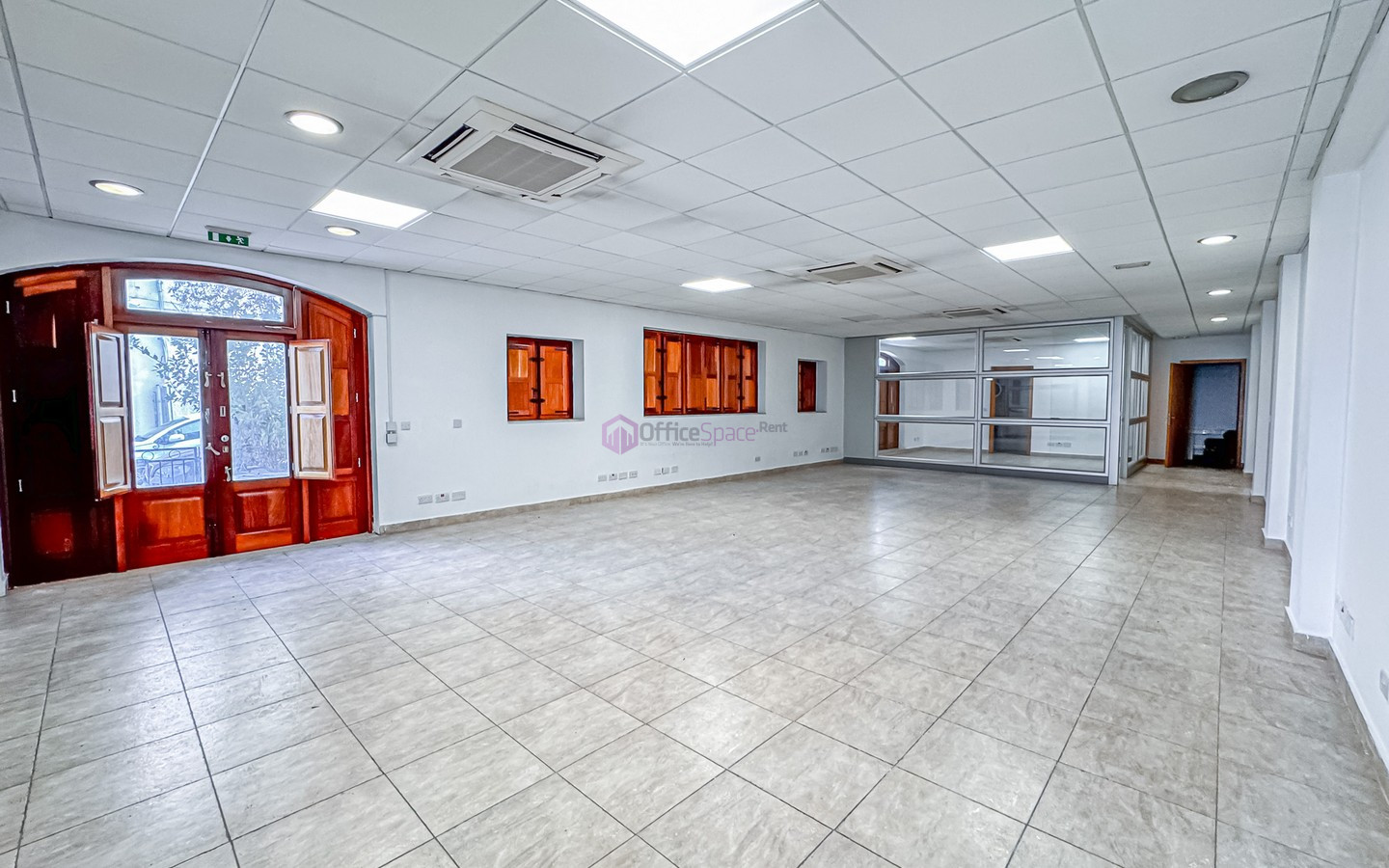 Corner Office in Hal Balzan