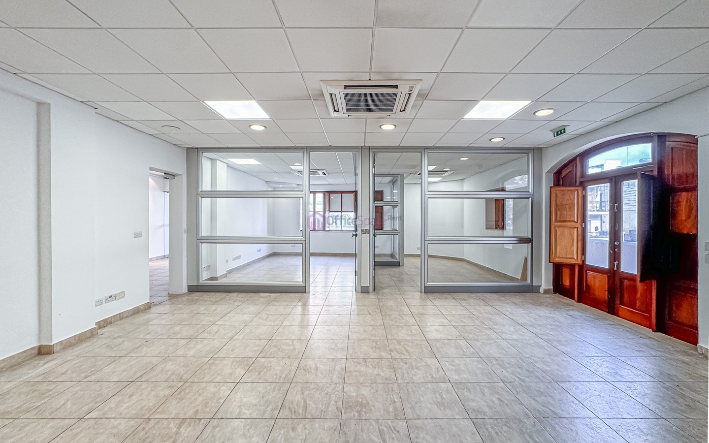 Corner Office in Hal Balzan