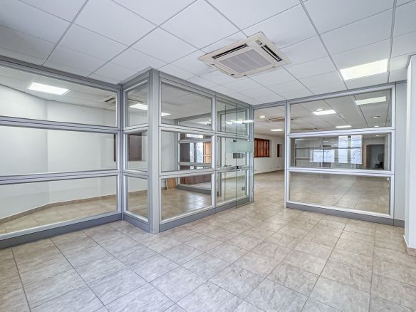 Corner Office in Hal Balzan For Sale