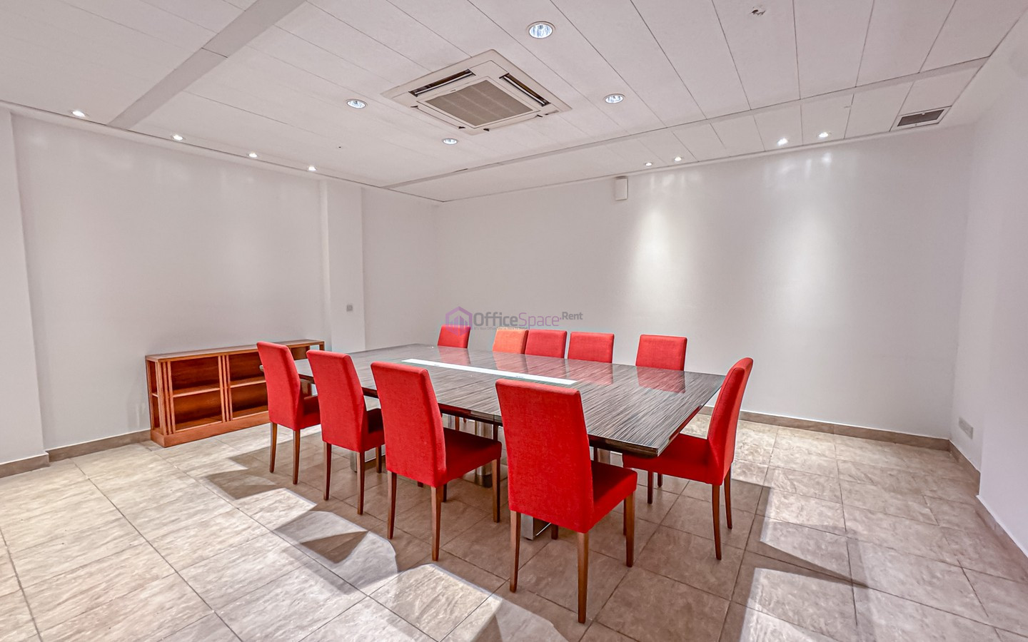 Corner Office in Hal Balzan