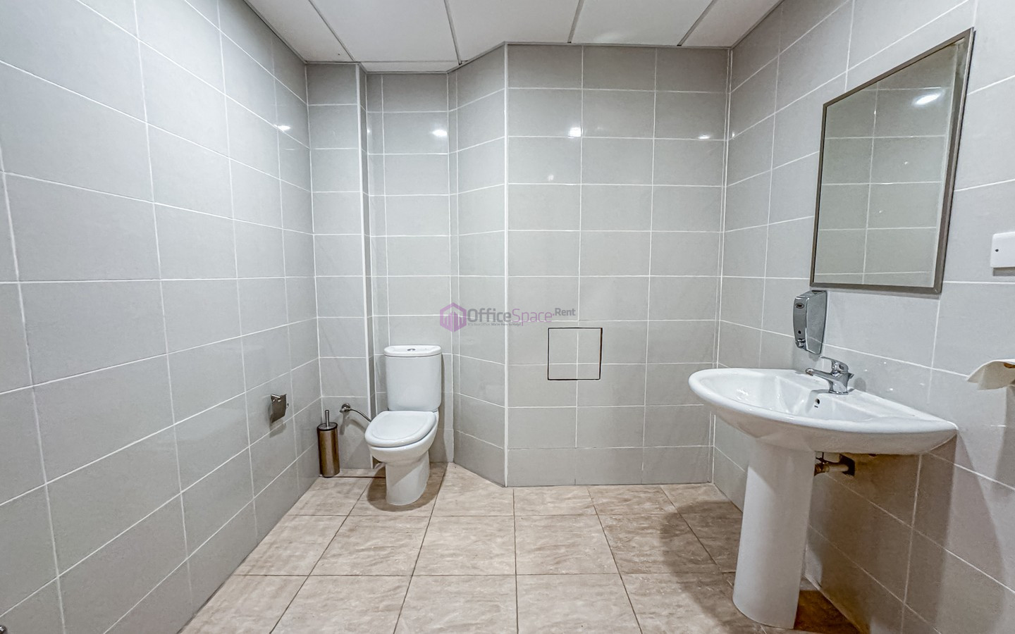 Corner Office in Hal Balzan