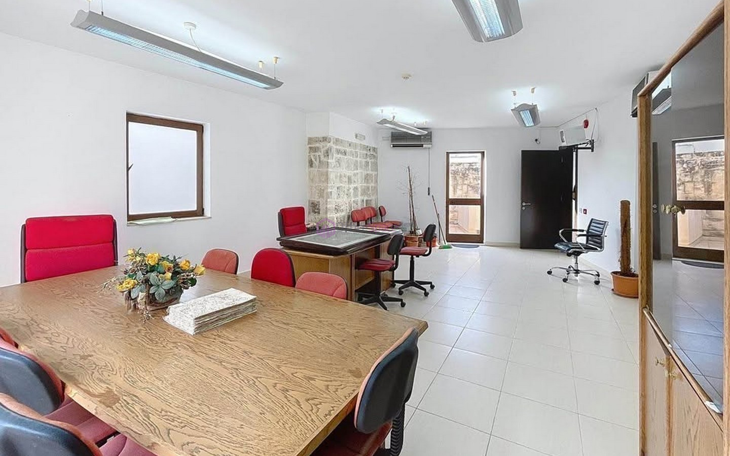 Naxxar Commercial Space To Let