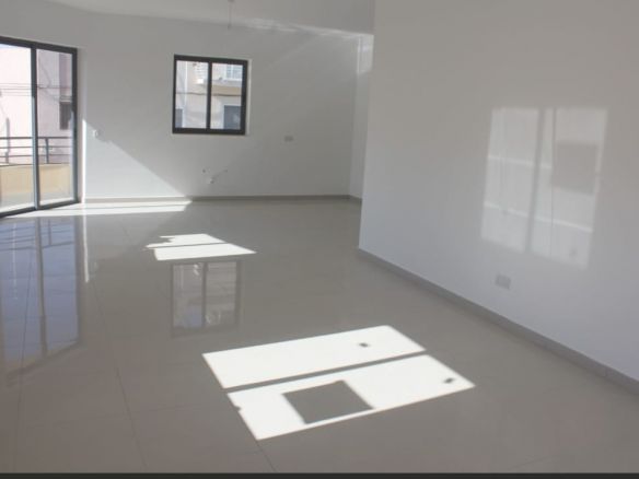 Naxxar Corner Office For Rent