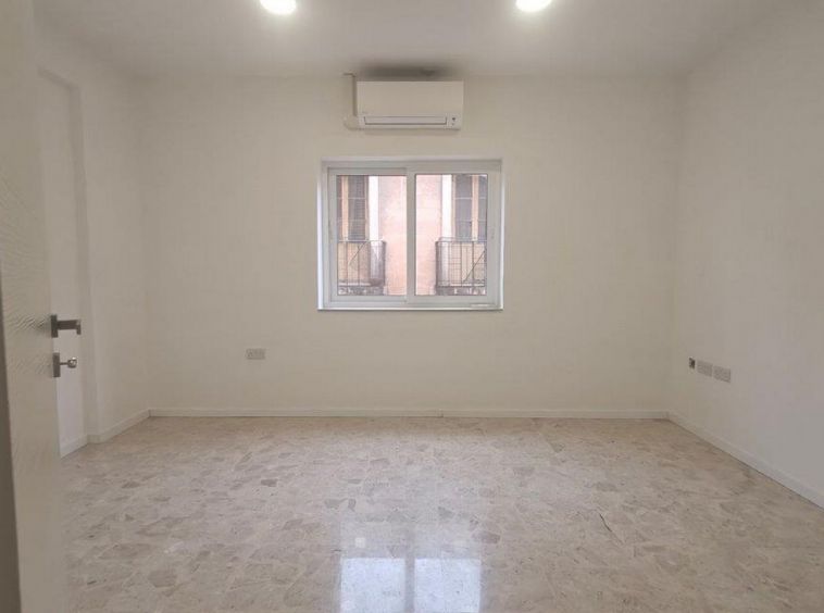 To Let Seafront Office