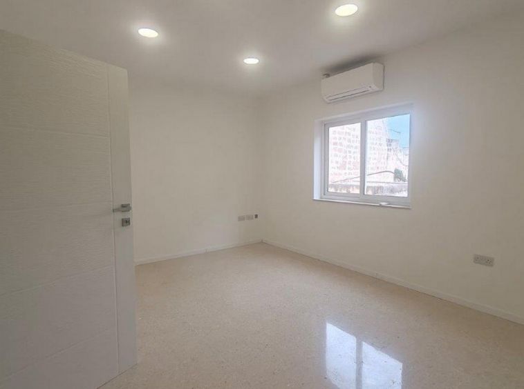 To Let Seafront Office