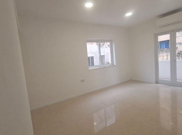 To Let Seafront Office