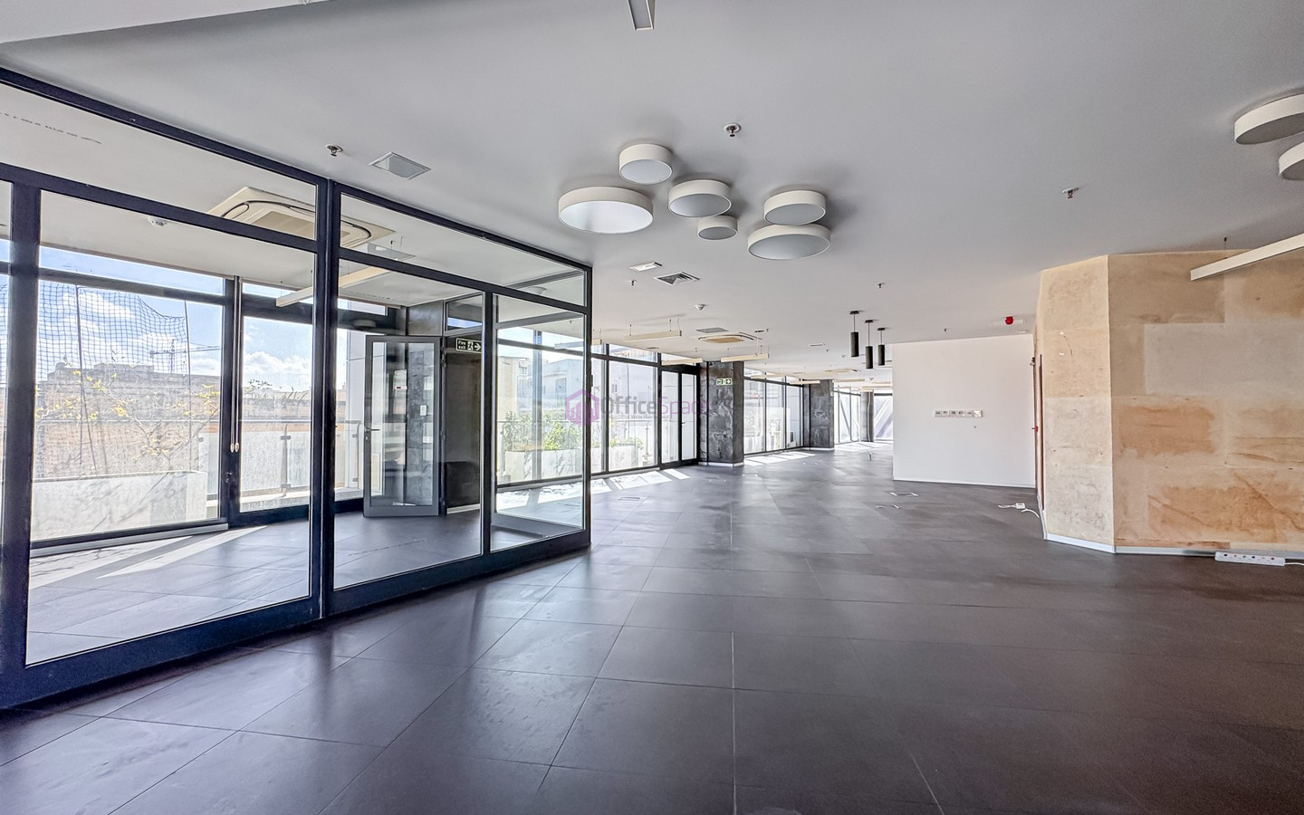 Professional Office for 45 Work Spaces Professional Office for 45 Work Spaces