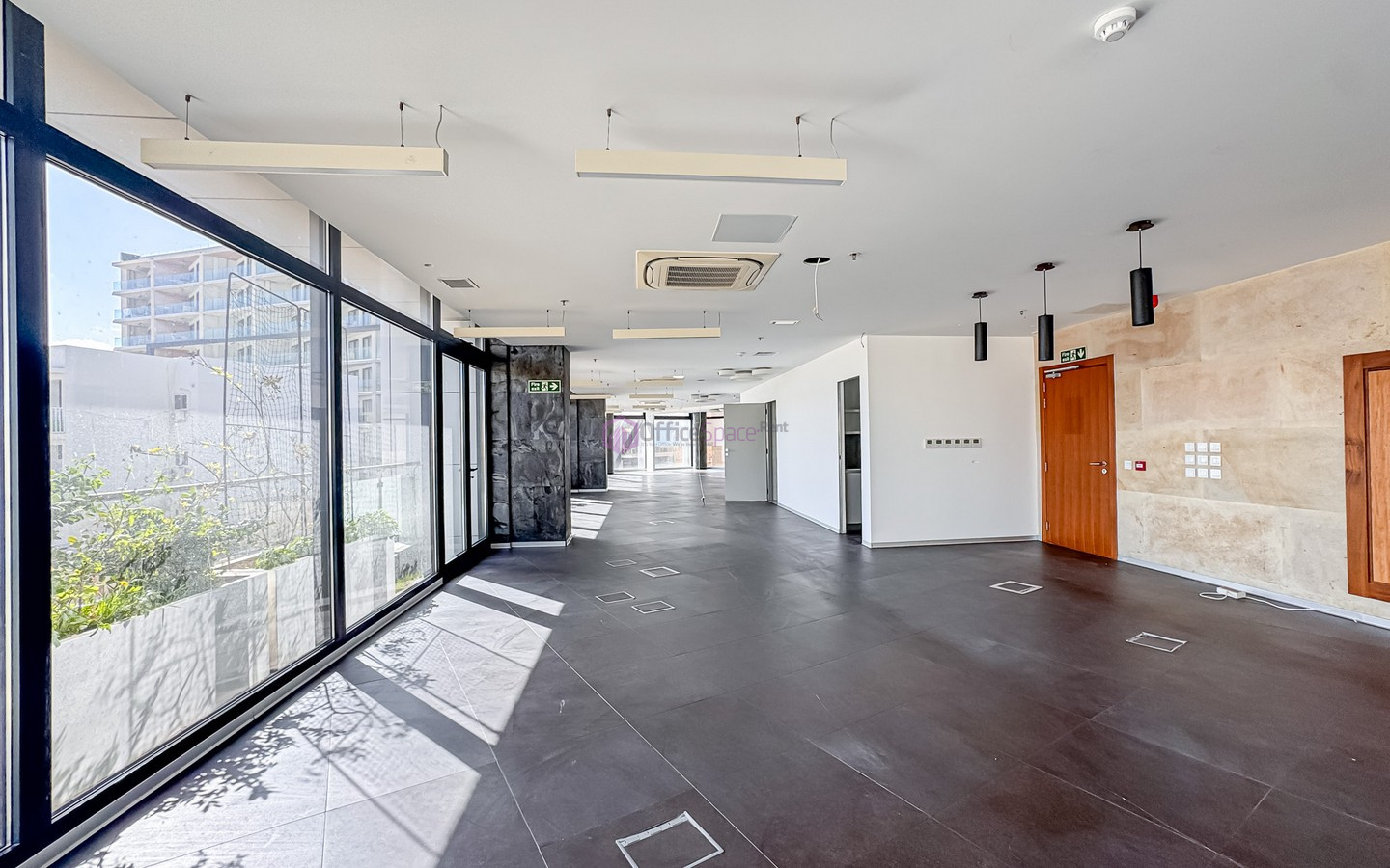 Professional Office for 45 Work Spaces Professional Office for 45 Work Spaces