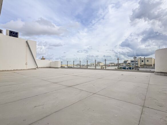 Penthouse Office Żebbuġ Malta