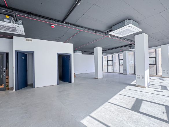 San Gwann Office For 15 Desks