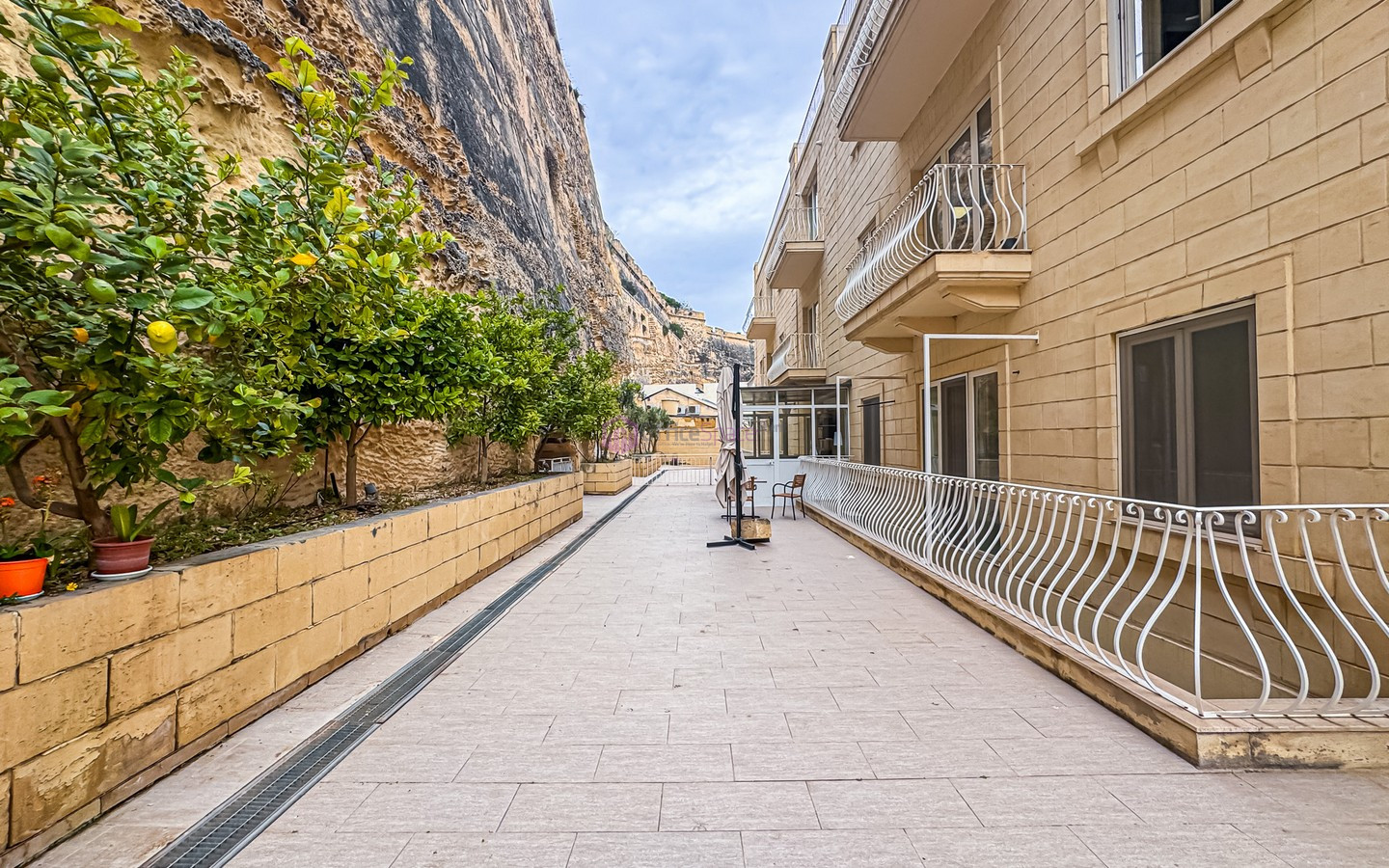 Valletta Office For 35-50 Desks Valletta Office For 35-50 Desks