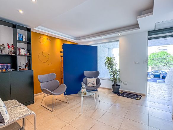 10 Desk Office in Malta