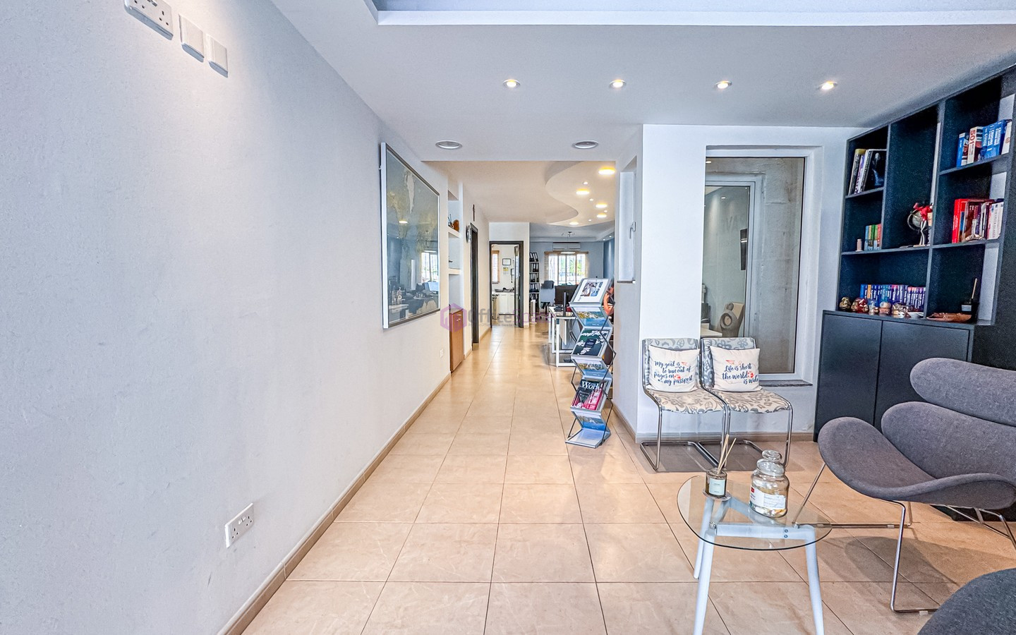 10 Desk Office in Malta