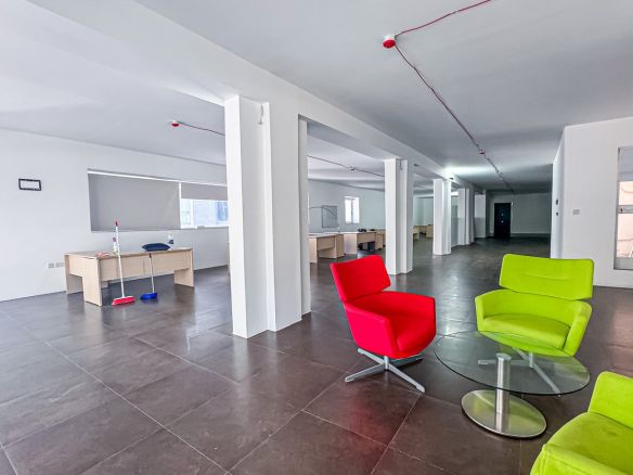 Rent 30 Desk Office Malta