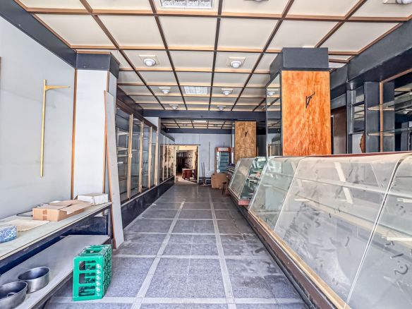 Shop For Sale in Pieta