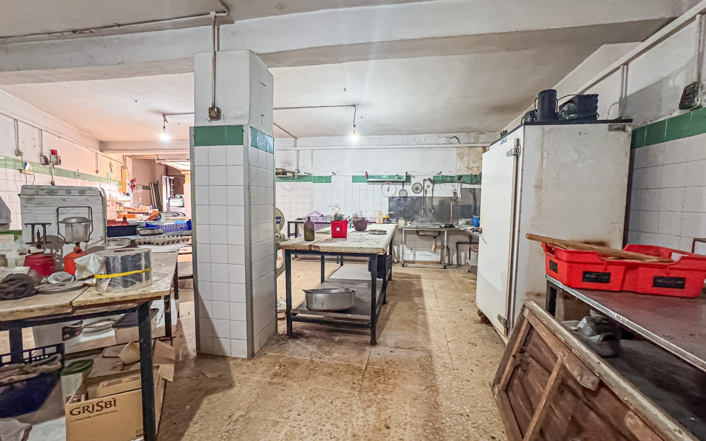 Shop For Sale in Pieta