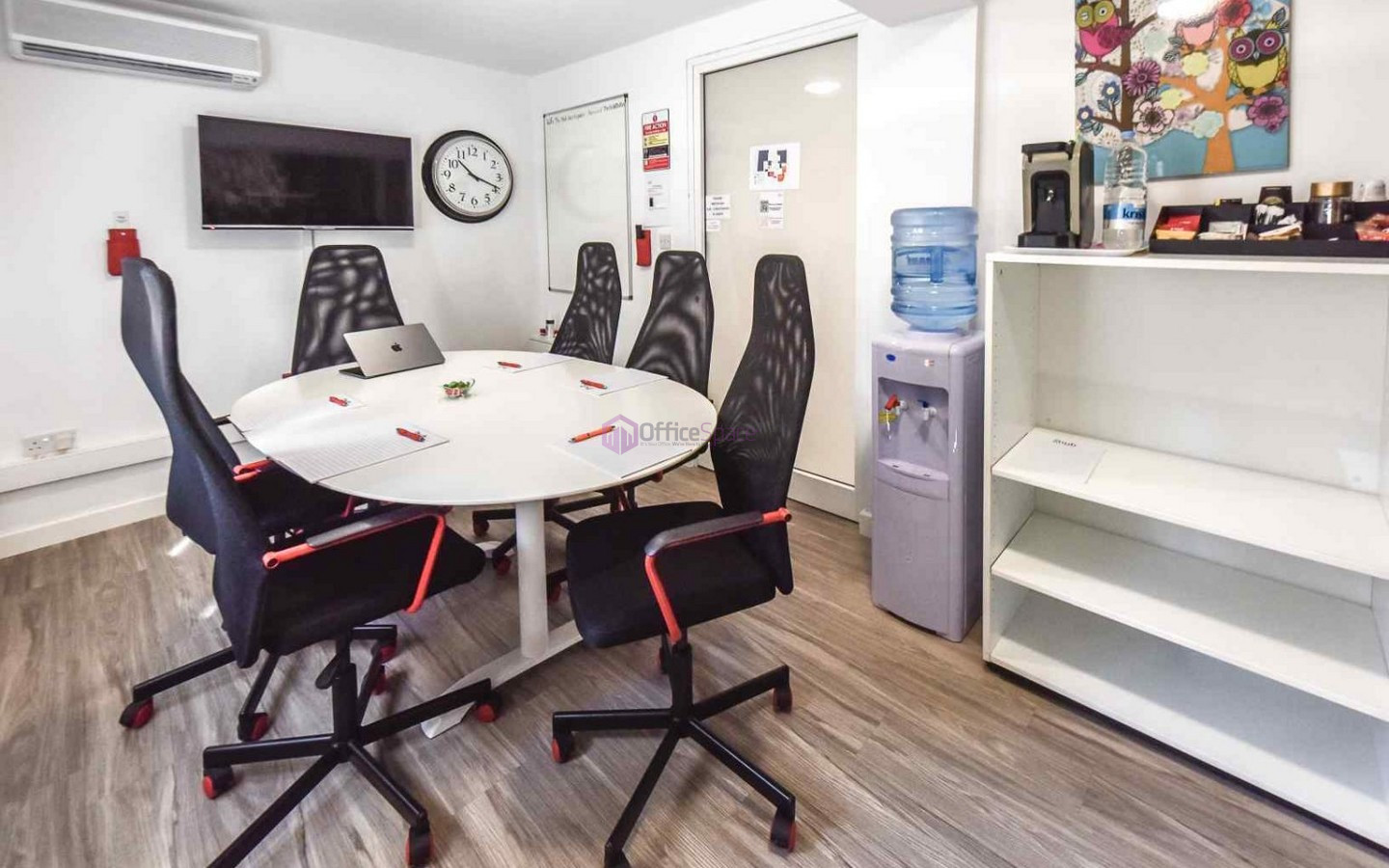 1-5 Desk Serviced Office Malta