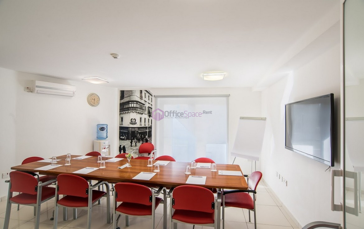 1-5 Desk Serviced Office Malta