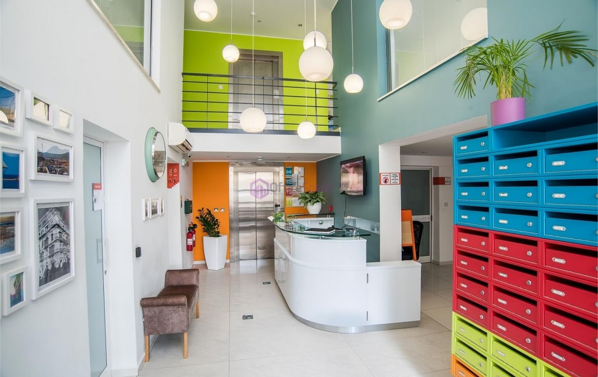 1-5 Desk Serviced Office Malta