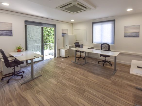 3-7 Desk Serviced Office Malta