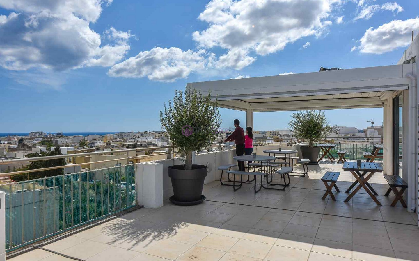 1-5 Desk Serviced Office Malta