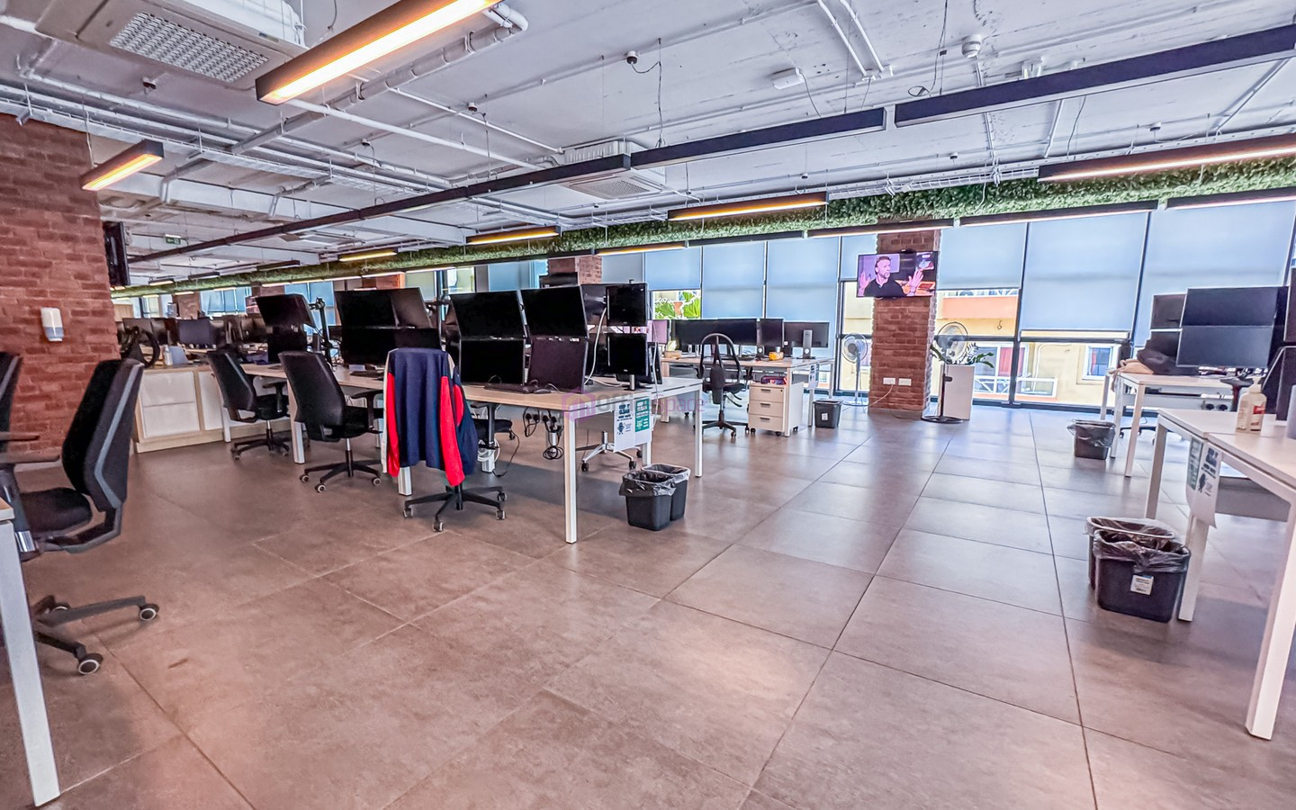 Modern 90 Desk Office St Julians