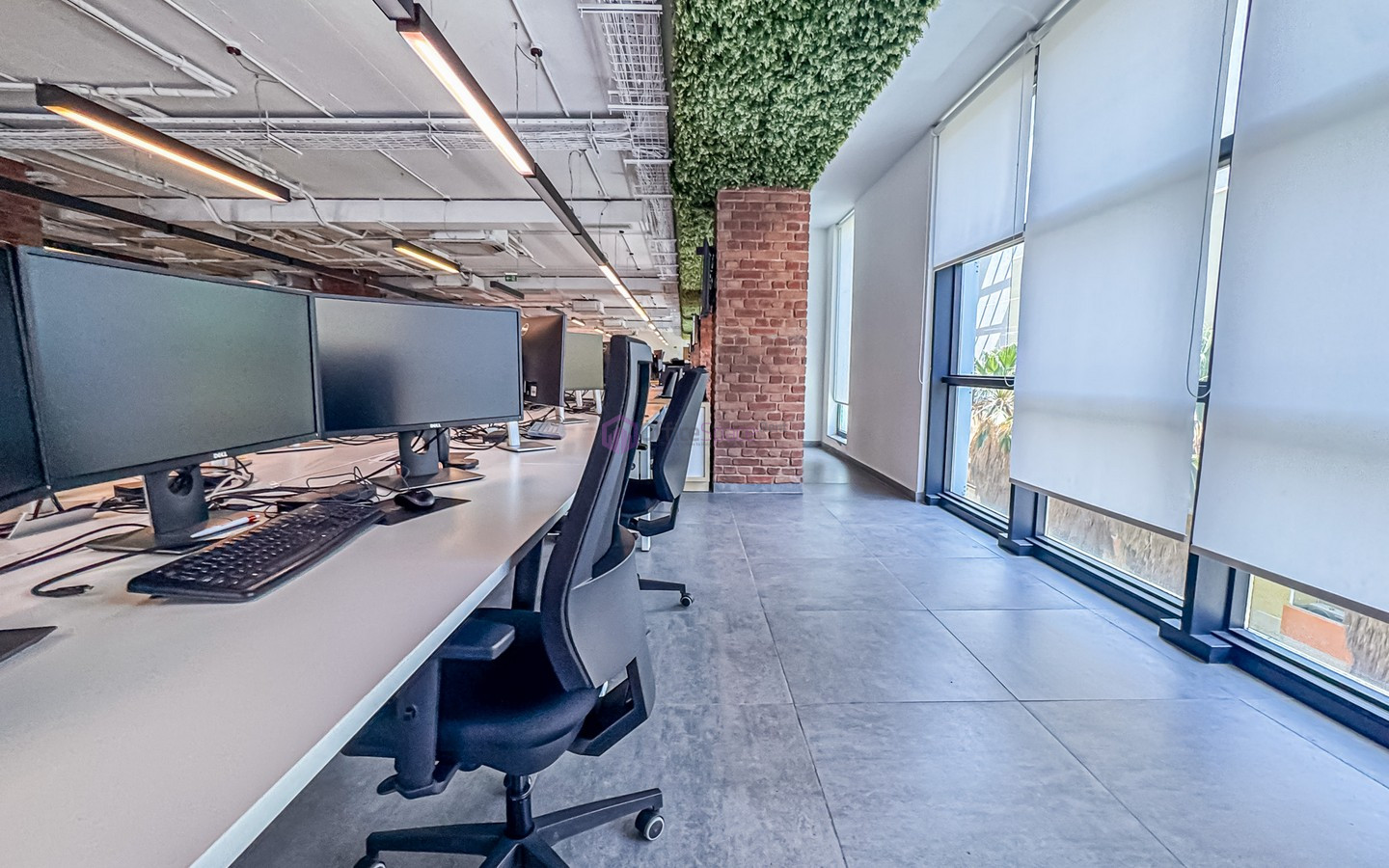 Modern 90 Desk Office St Julians