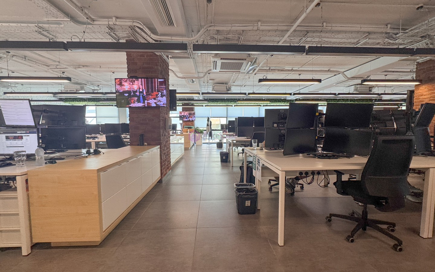 Modern 90 Desk Office St Julians