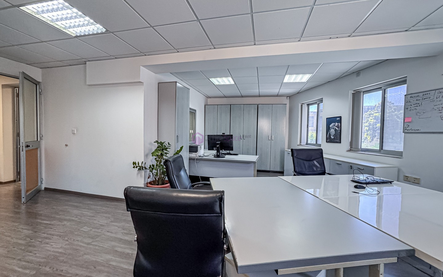 Pieta Office 85sqm To let