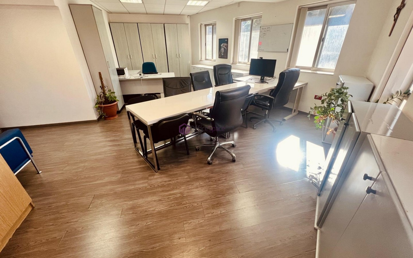 Pieta Office 85sqm To let Pieta Office 85sqm To let
