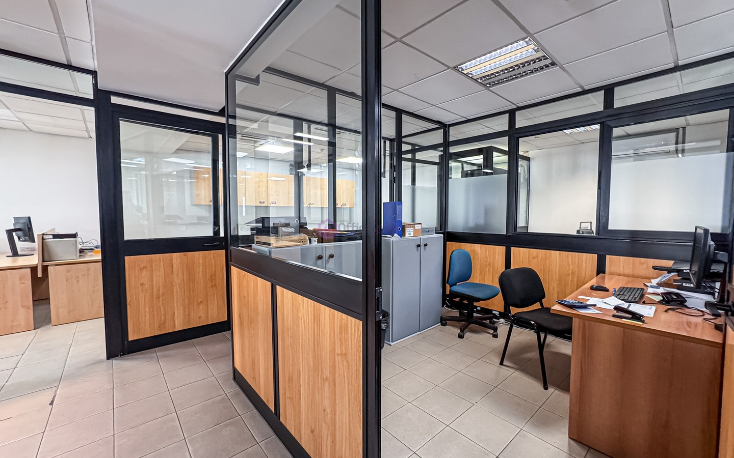 20 Desk Office Pieta