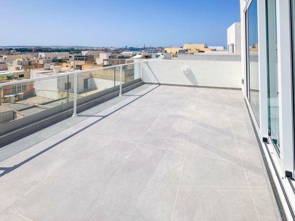 Fgura Penthouse Office for Rent
