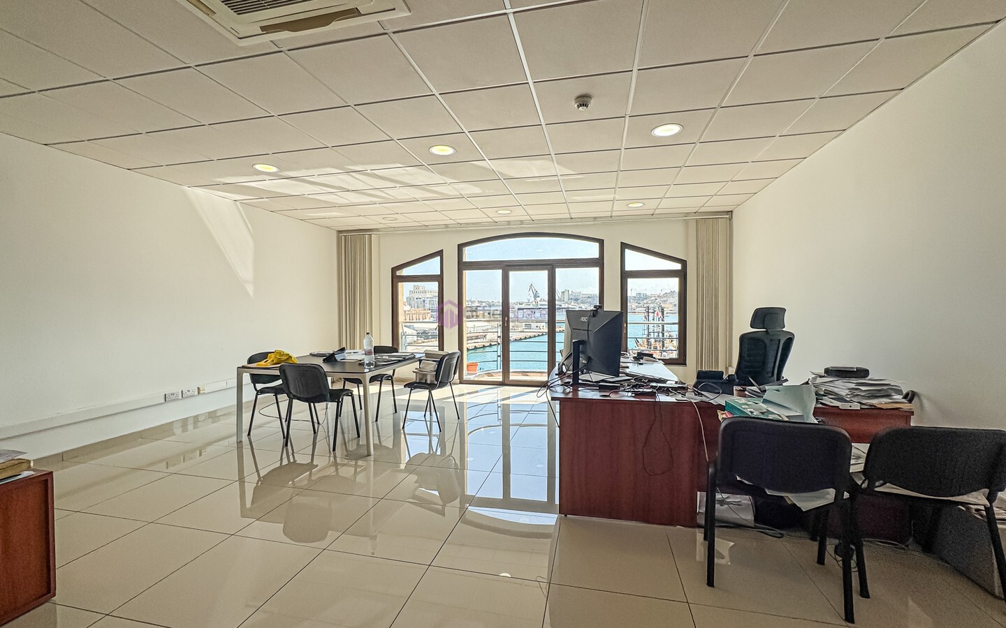 Seafront 1000sqm Office To Let Seafront 1000sqm Office To Let