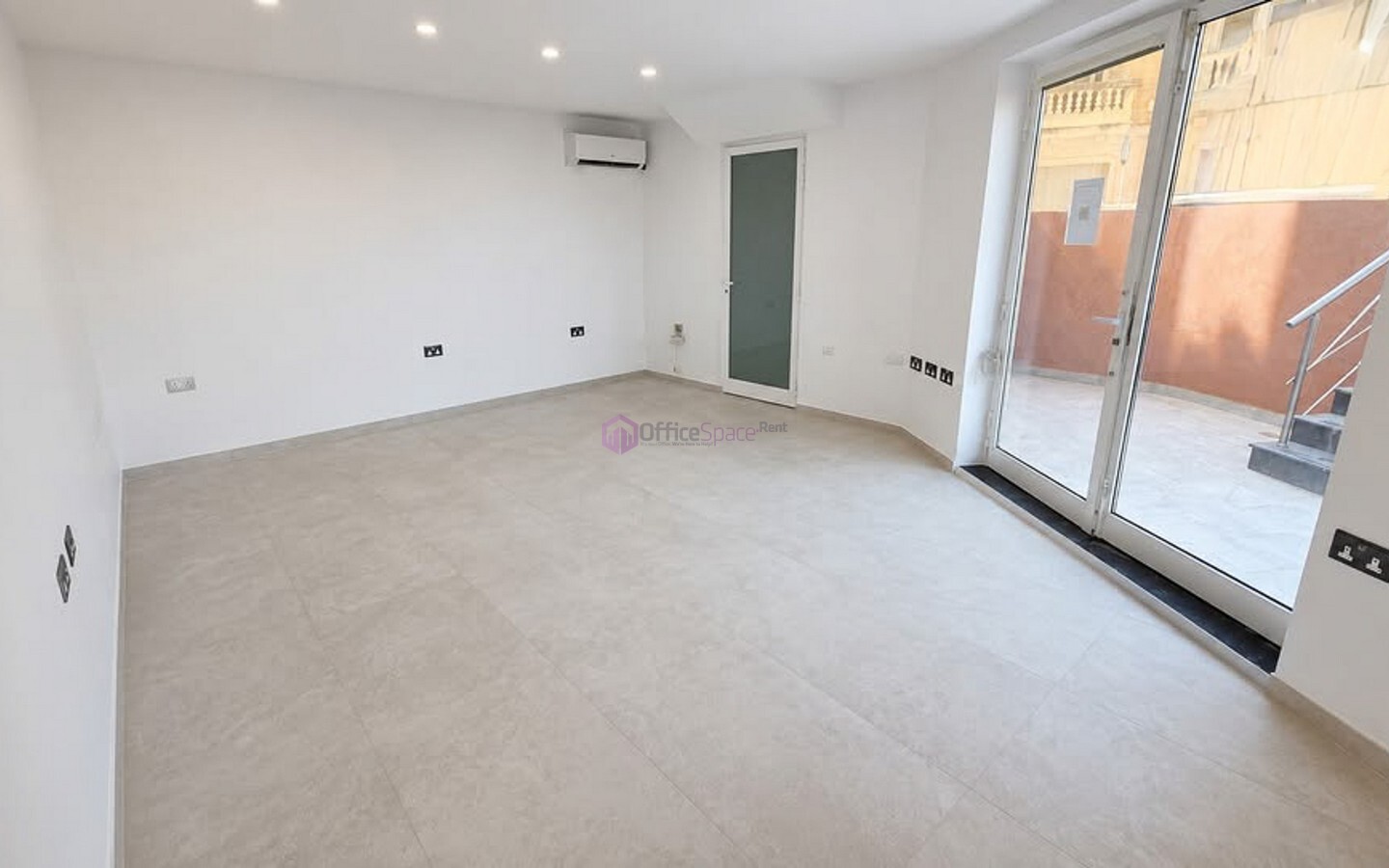 Tarxien Commercial Space