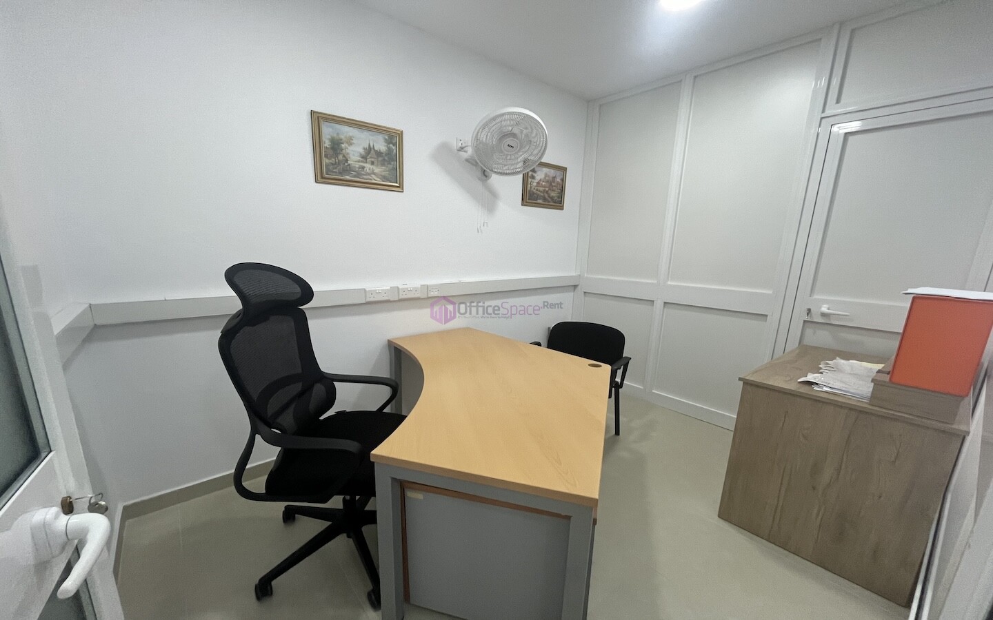 1 Desk Mellieha Office