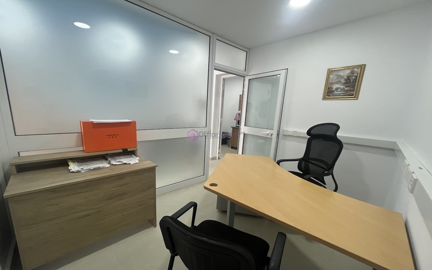 1 Desk Mellieha Office