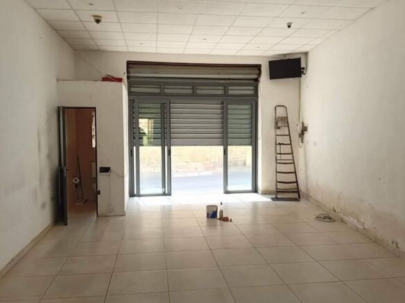 3-4 Desk Gharghur to Let
